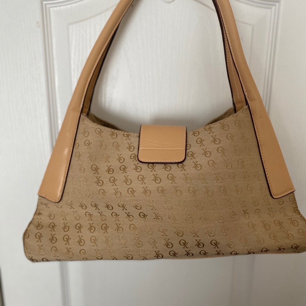 XOXO Handbag - Picture 4 of 6